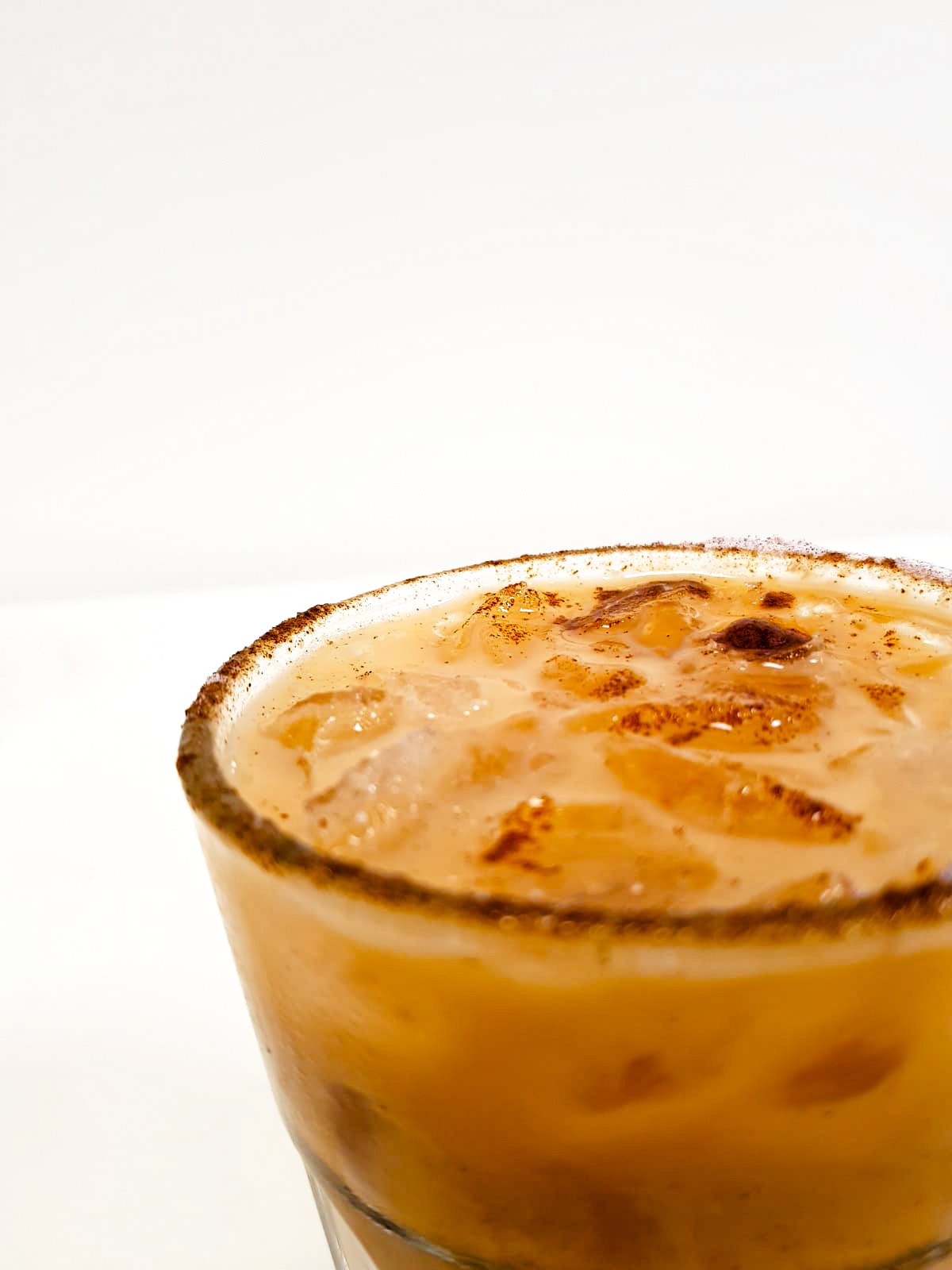 Cocktail de latte chai à la citronnelle